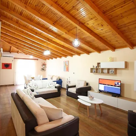 Laerti's Attic * Vlorë