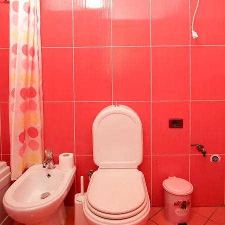 Laerti's Attic * Vlorë