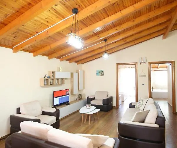 Laerti's Attic Apartment Vlorë