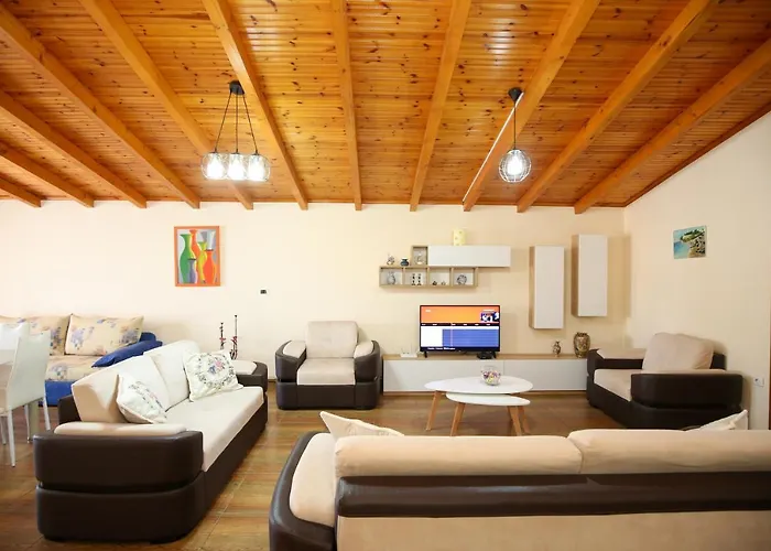 Laerti's Attic Apartment