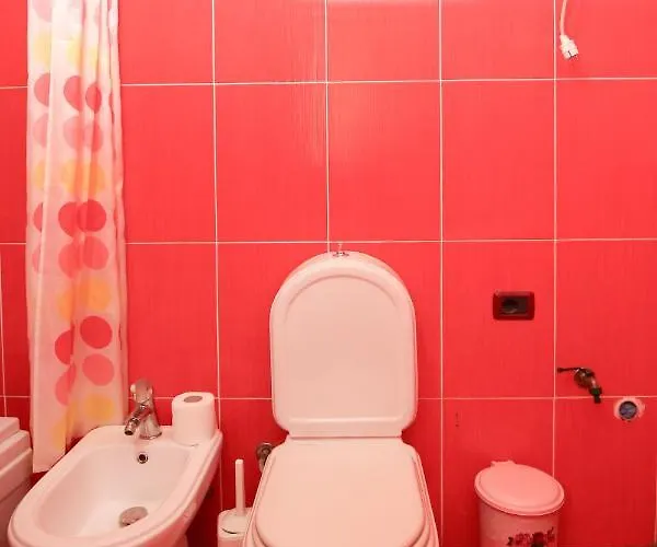 Laerti's Attic * Vlorë