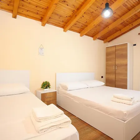 Laerti's Attic Vlorë