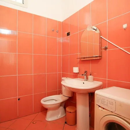 Laerti's Attic * Vlorë