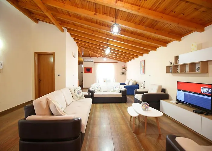 Laerti's Attic 公寓 Vlorë