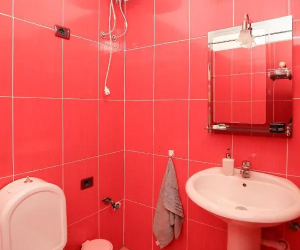 Laerti's Attic * Vlorë