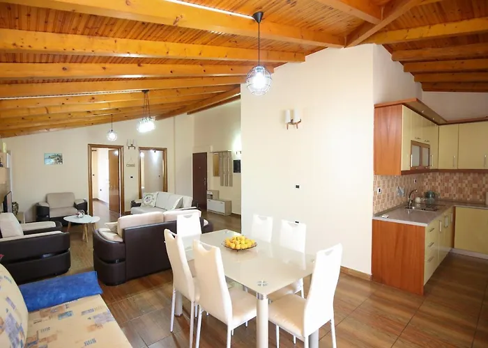 Laerti's Attic 公寓 Vlorë