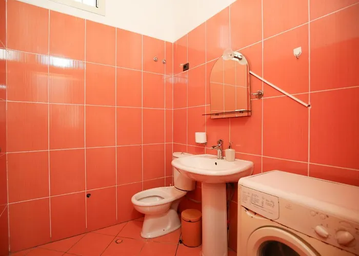 Laerti's Attic * Vlorë